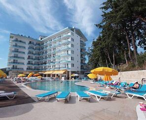 Arora Beach Hotel   4*