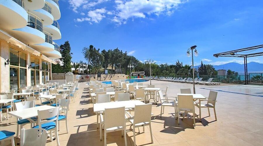 Arora Beach Hotel   4*