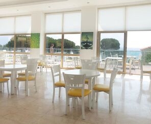 Arora Beach Hotel   4*