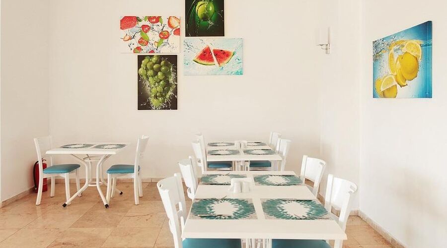 Arora Beach Hotel   4*