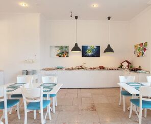 Arora Beach Hotel   4*