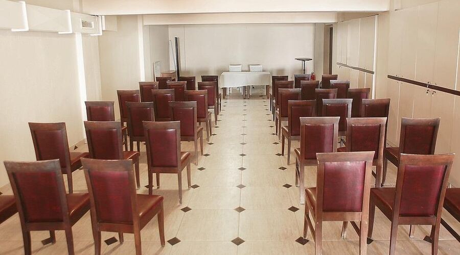 Arora Beach Hotel   4*