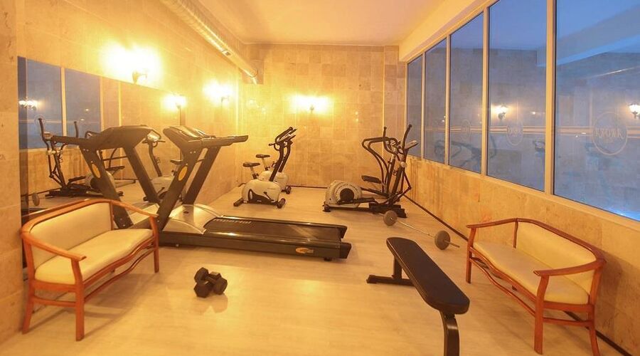 Arora Beach Hotel   4*