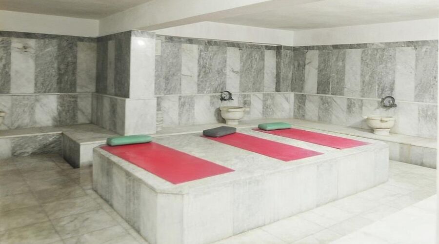 Arora Beach Hotel   4*