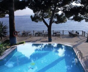 Arora Beach Hotel   4*