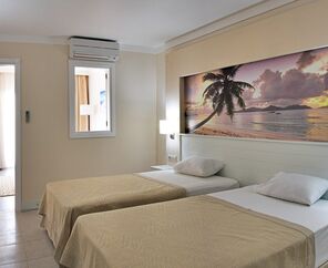 Batıhan Beach Resort  4*