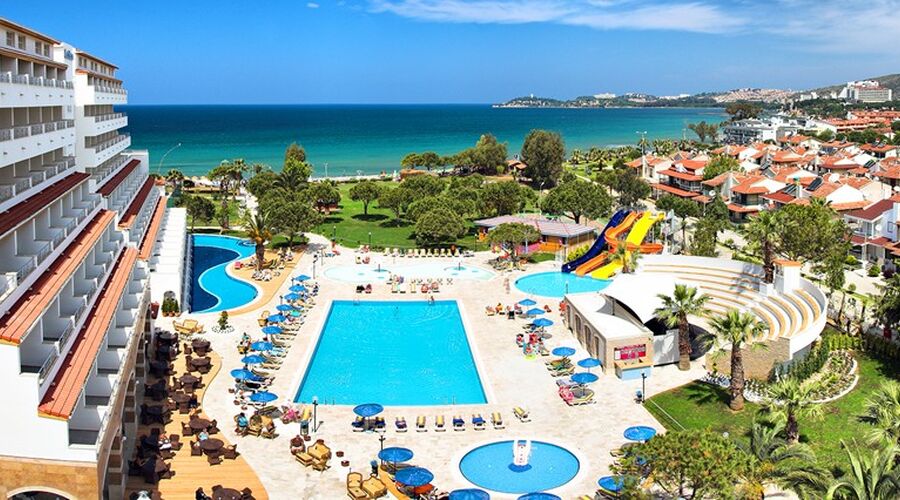 Batıhan Beach Resort  4*
