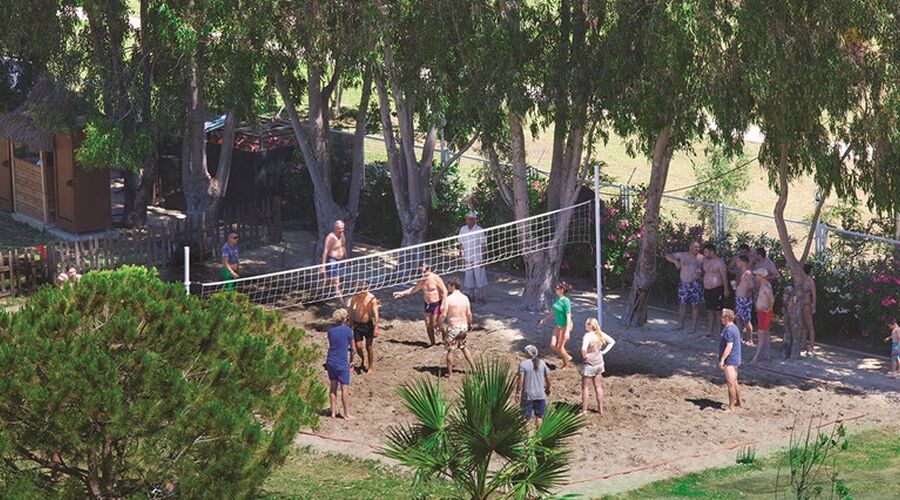 Batıhan Beach Resort  4*