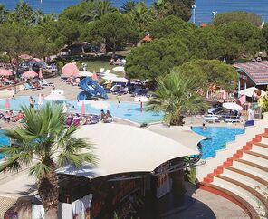 Batıhan Beach Resort  4*