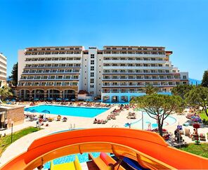 Batıhan Beach Resort  4*