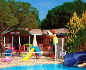 Batıhan Beach Resort  4*