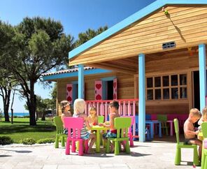 Batıhan Beach Resort  4*
