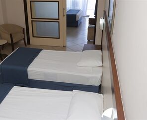 Batıhan Beach Resort  4*