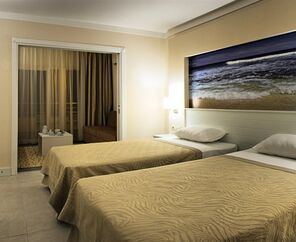 Batıhan Beach Resort  4*
