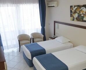 Batıhan Beach Resort  4*