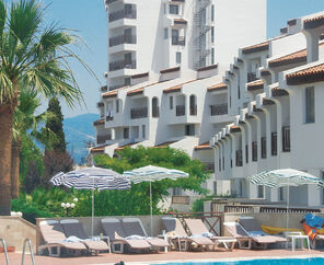 Sentinus Beach Hotel  4*