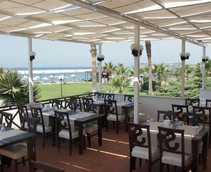 Sentinus Beach Hotel  4*