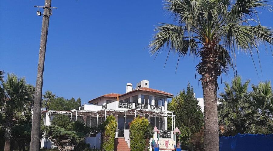 Sentinus Beach Hotel  4*