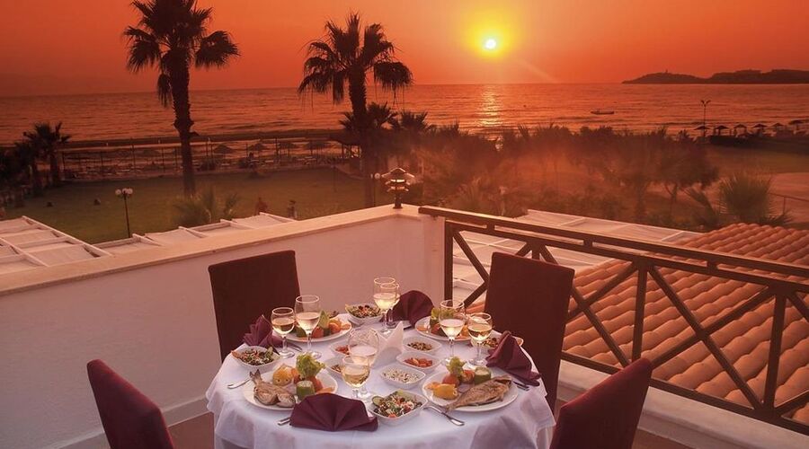 Sentinus Beach Hotel  4*