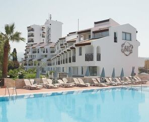 Sentinus Beach Hotel  4*
