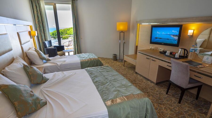 Grand Belish Hotel Beach Resort  5*