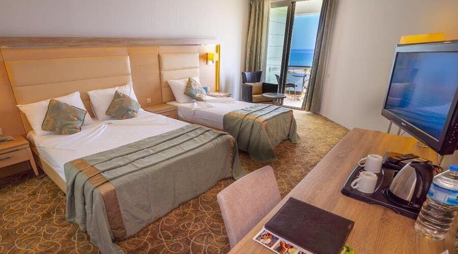 Grand Belish Hotel Beach Resort  5*