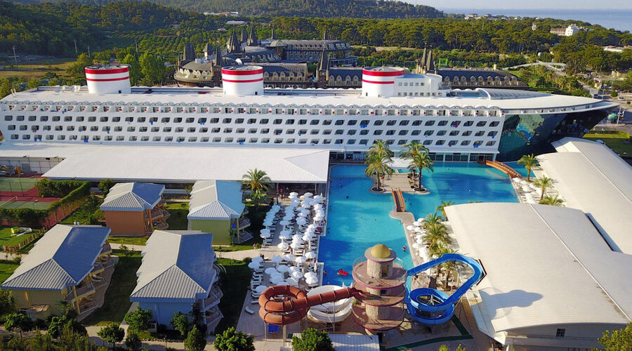 Transatlantik Hotel & Spa  5*