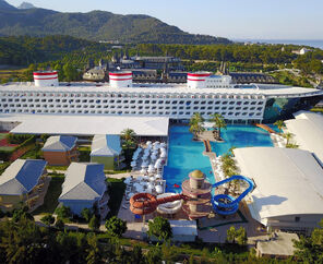 Transatlantik Hotel & Spa  5*