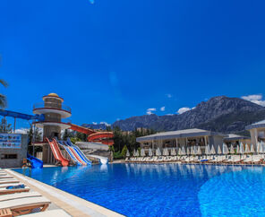 Transatlantik Hotel & Spa  5*