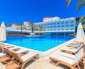 Transatlantik Hotel & Spa  5*