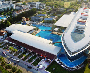 Transatlantik Hotel & Spa  5*