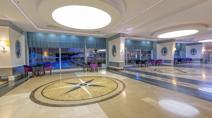 Transatlantik Hotel & Spa  5*