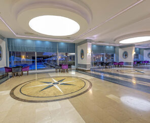 Transatlantik Hotel & Spa  5*