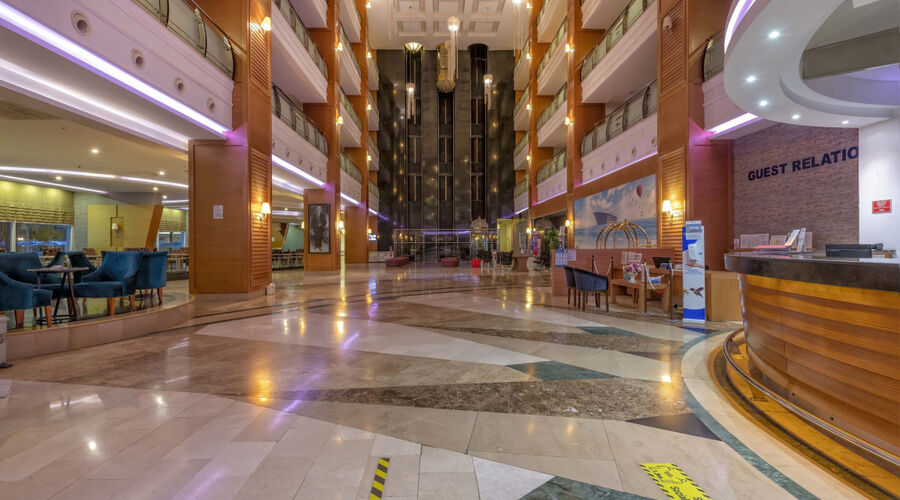Transatlantik Hotel & Spa  5*