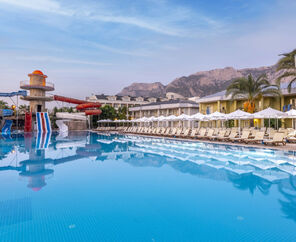 Transatlantik Hotel & Spa  5*