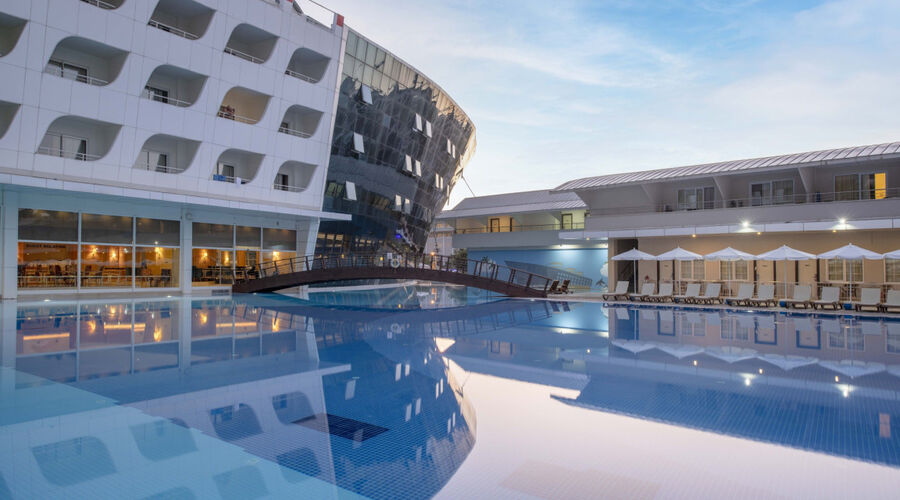 Transatlantik Hotel & Spa  5*