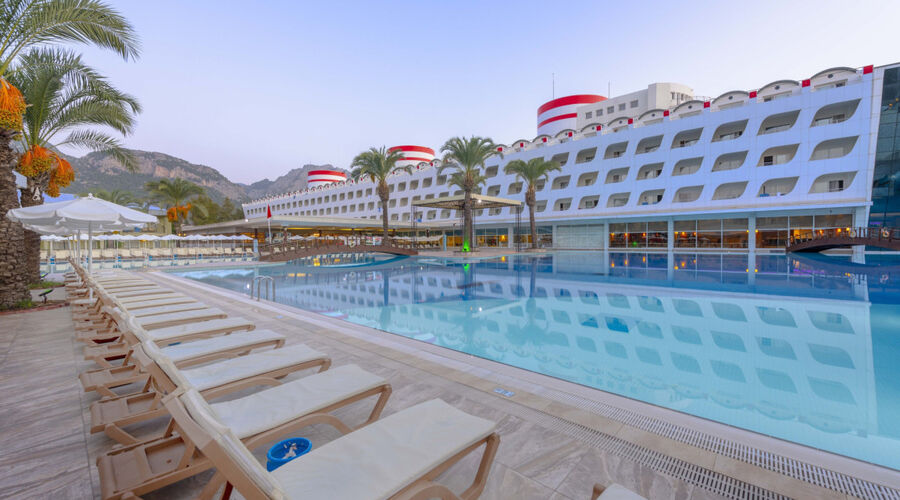 Transatlantik Hotel & Spa  5*