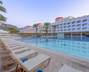 Transatlantik Hotel & Spa  5*