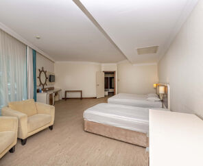 Transatlantik Hotel & Spa  5*