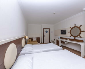 Transatlantik Hotel & Spa  5*