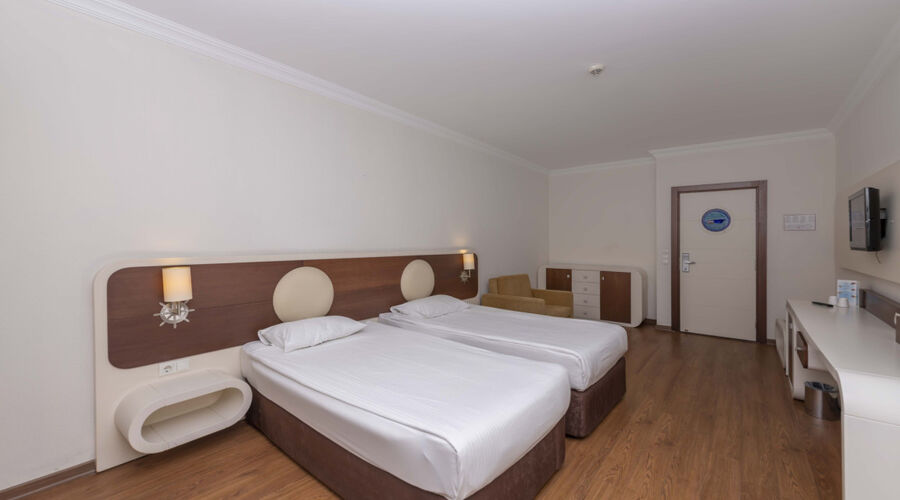 Transatlantik Hotel & Spa  5*