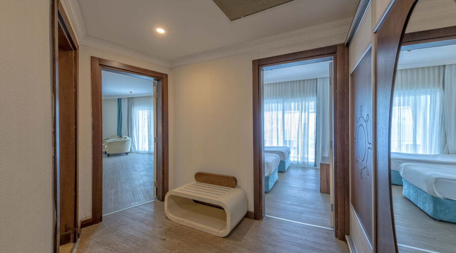 Transatlantik Hotel & Spa  5*