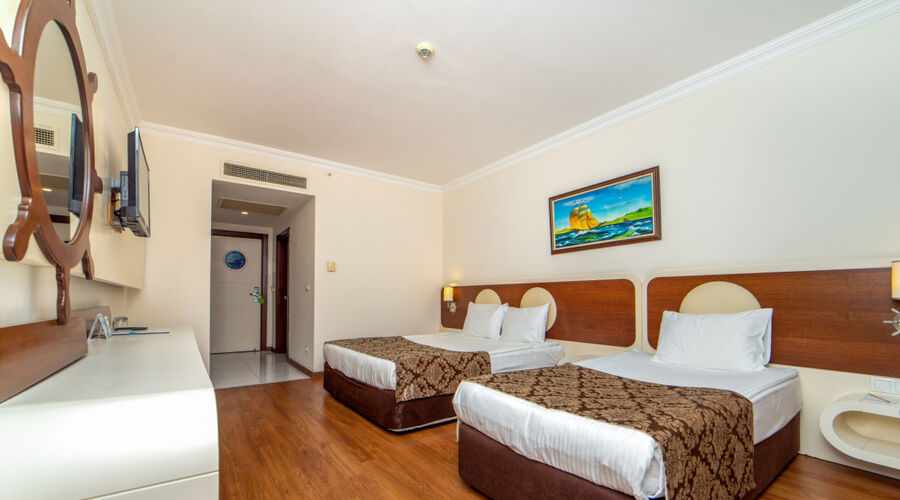 Transatlantik Hotel & Spa  5*