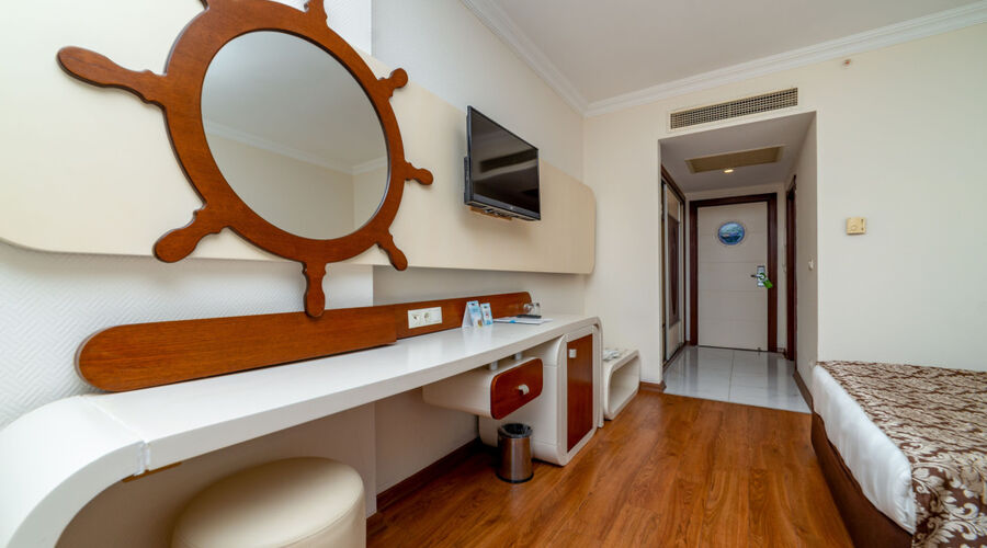 Transatlantik Hotel & Spa  5*