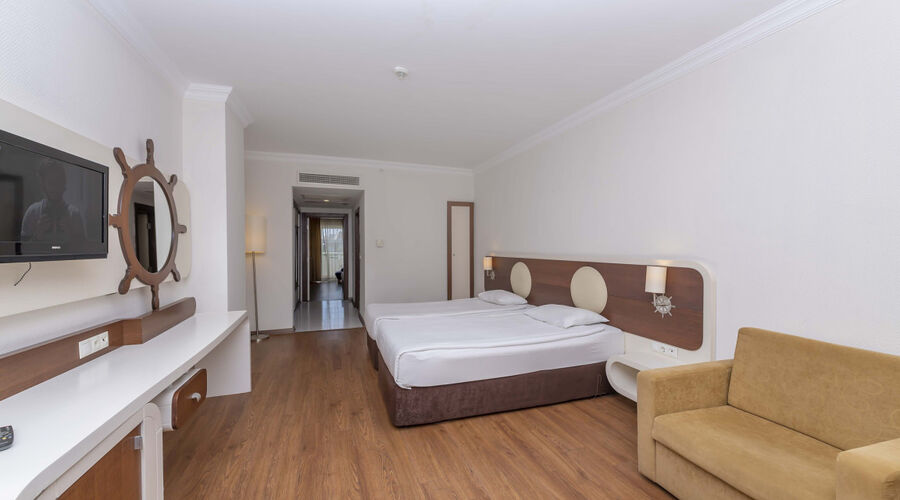 Transatlantik Hotel & Spa  5*