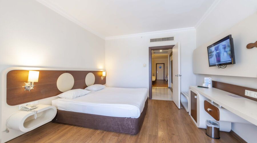 Transatlantik Hotel & Spa  5*