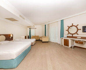 Transatlantik Hotel & Spa  5*