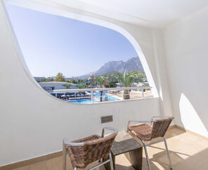 Transatlantik Hotel & Spa  5*