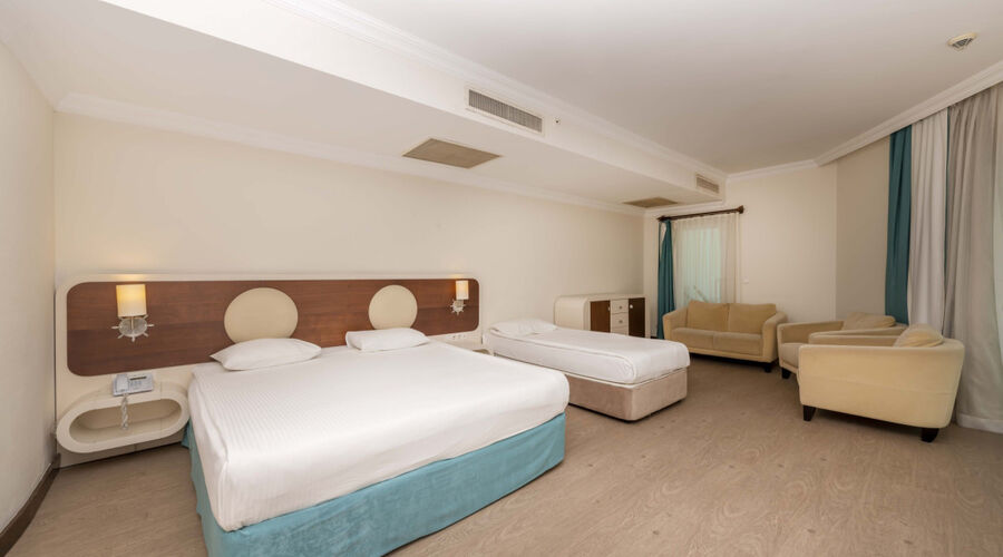 Transatlantik Hotel & Spa  5*