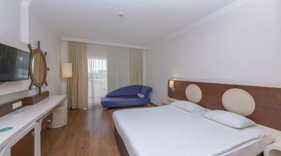 Transatlantik Hotel & Spa  5*